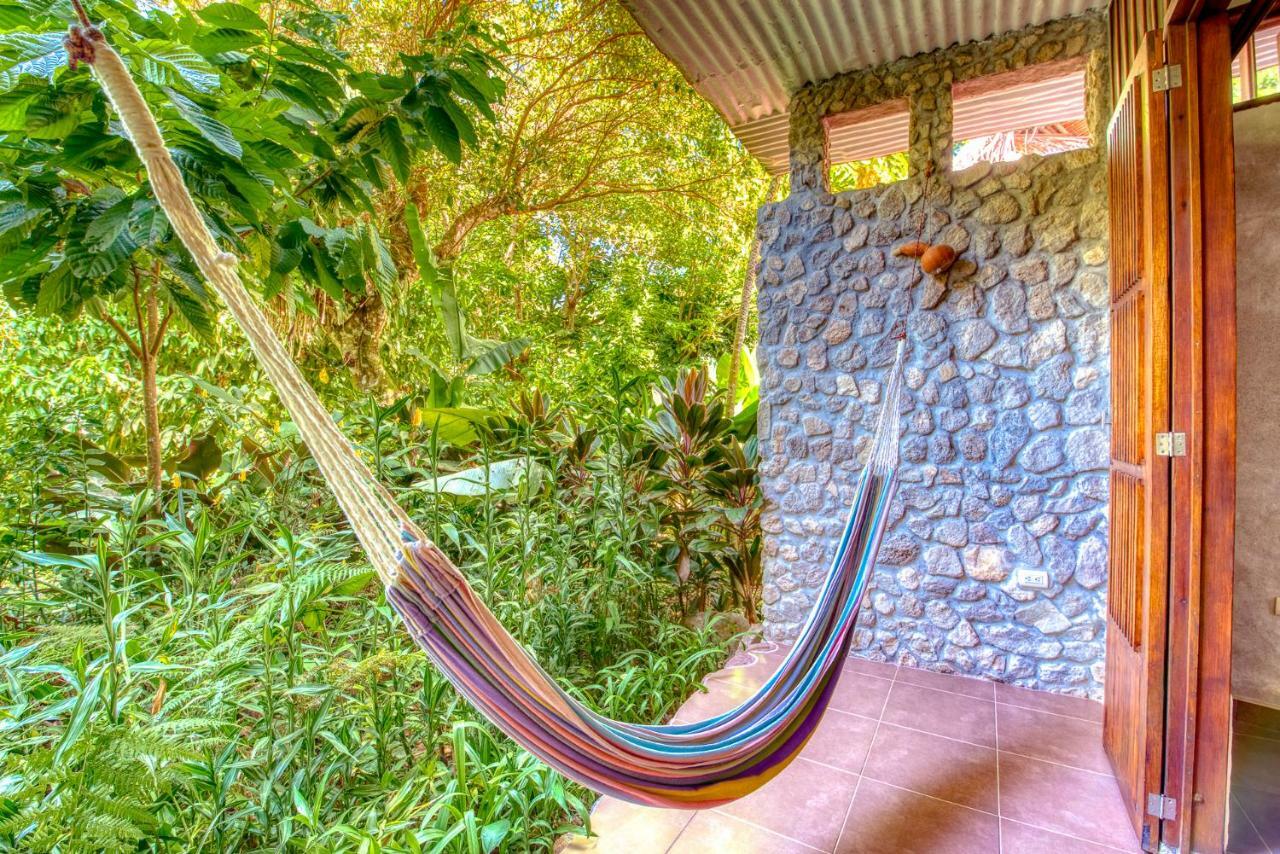 Omega Tours Eco-Jungle Lodge La Ceiba Exterior photo